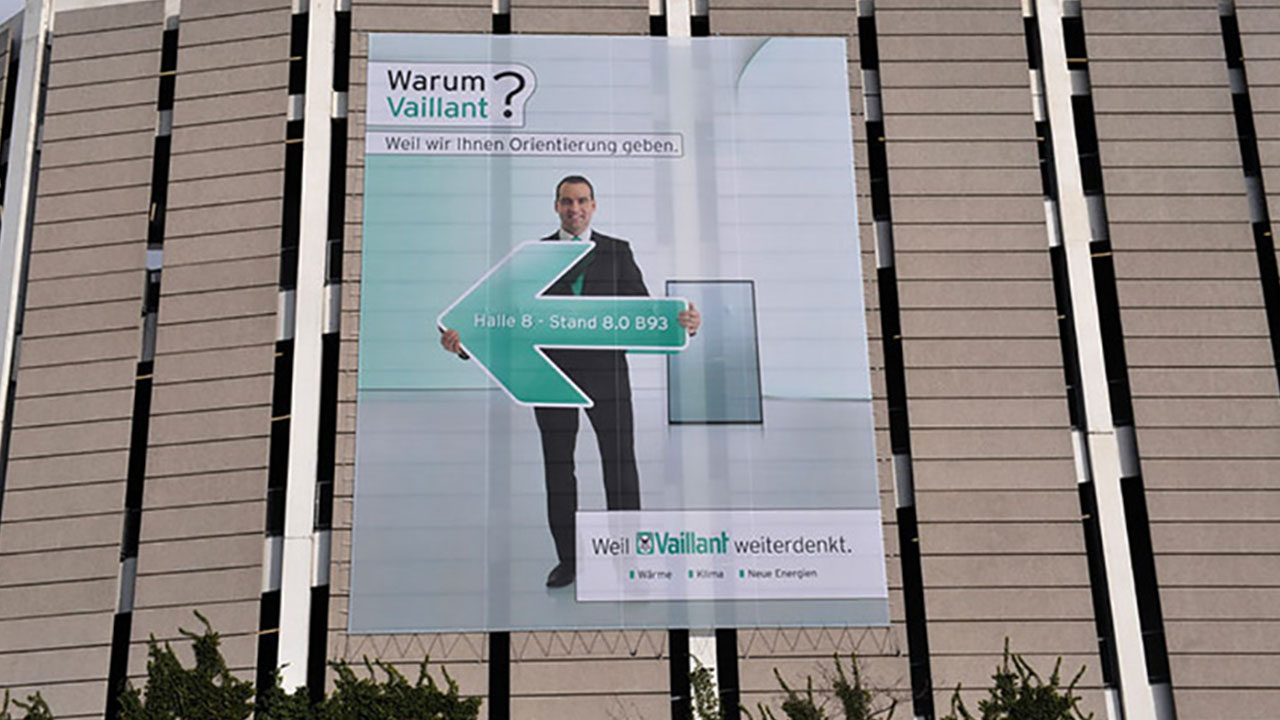 Façade banners: Mega posters