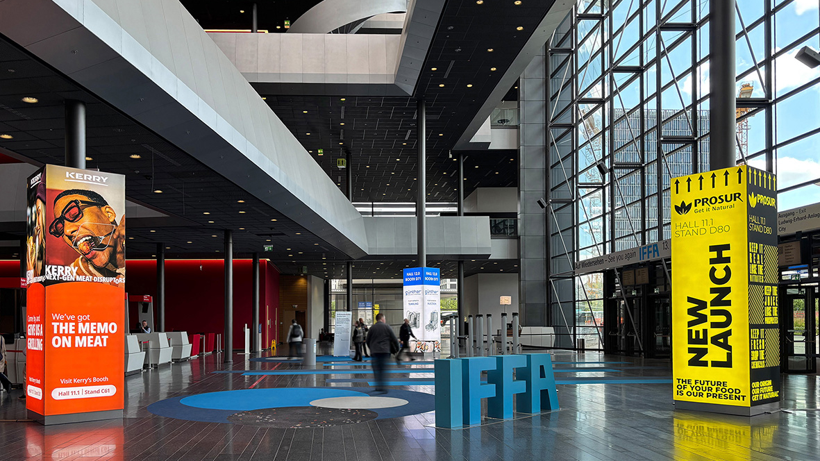 Column covering illuminated