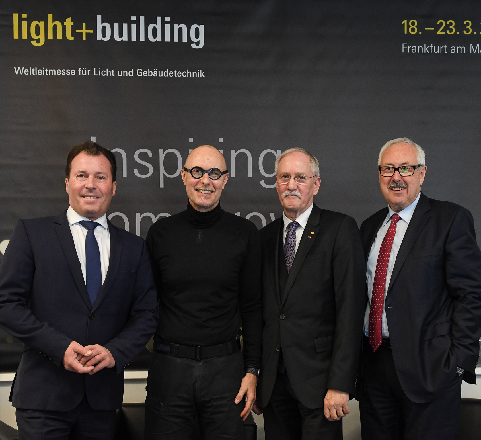 v.l.n.r.: Wolfgang Marzin (Vorsitzender der Geschäftsführung der Messe Frankfurt GmbH), Prof. Wolfgang Henseler, Dipl.-Ing. Lothar Hellmann (ZVEH-Präsident), Michael Ziesemer (Präsident des ZVEI)