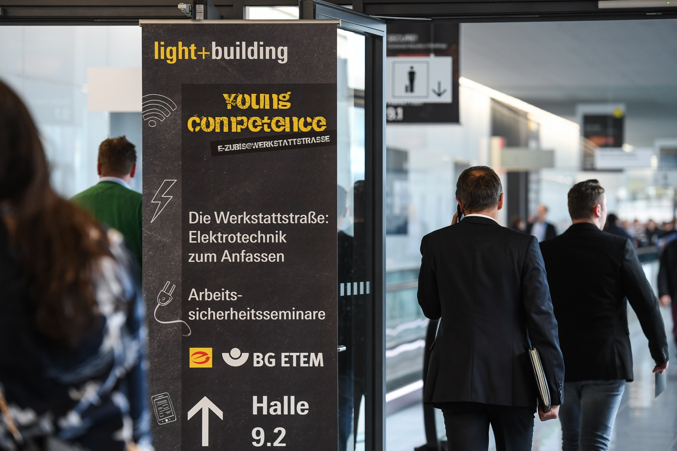 Young competence: E-ZUBIS@Werkstattstraße