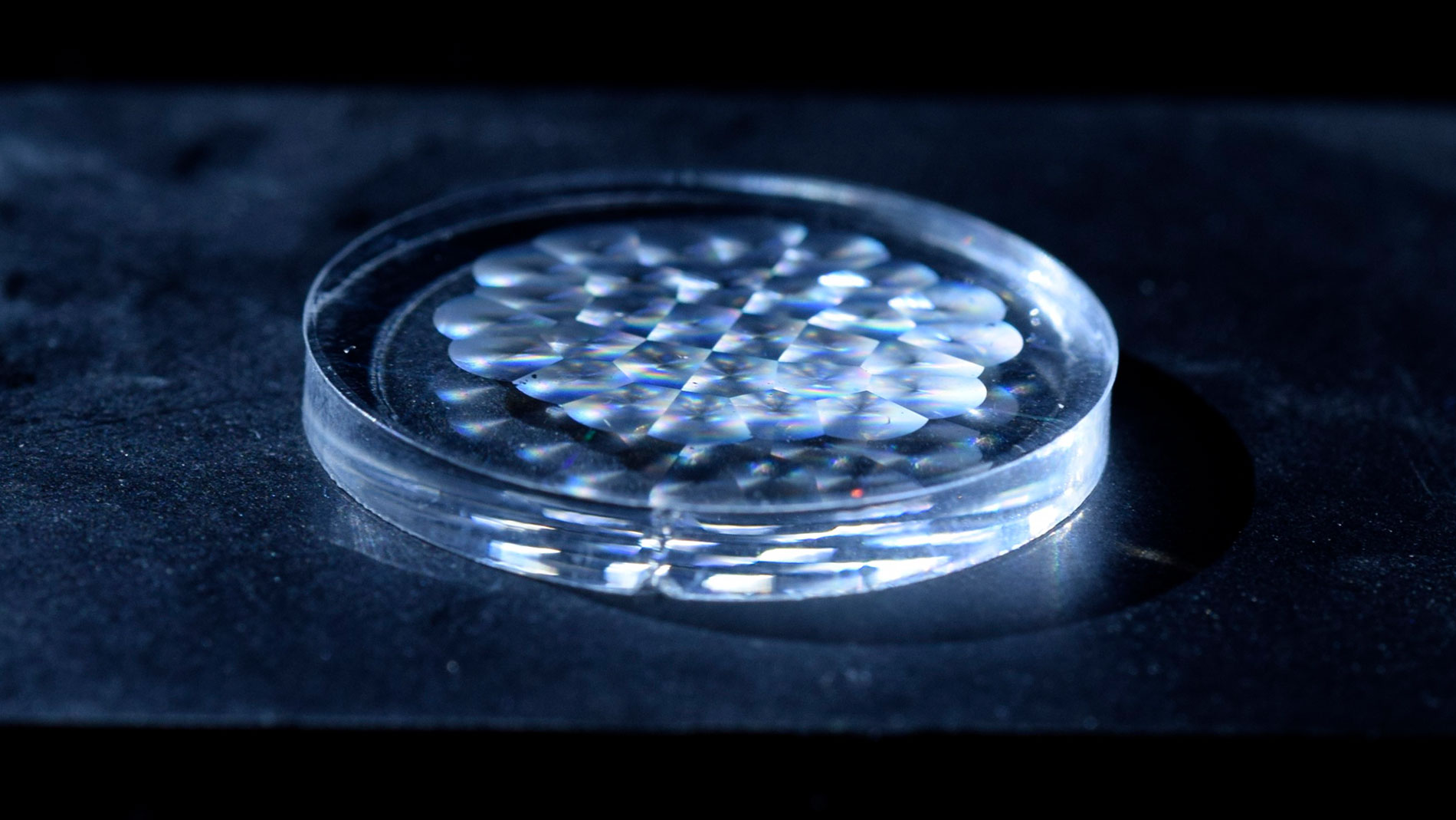 COB NANOPTIQS | Objektiv / Lens, Design: NANOPTIQS, Hersteller/Manufacturer: IQ Structures s.r.o.
