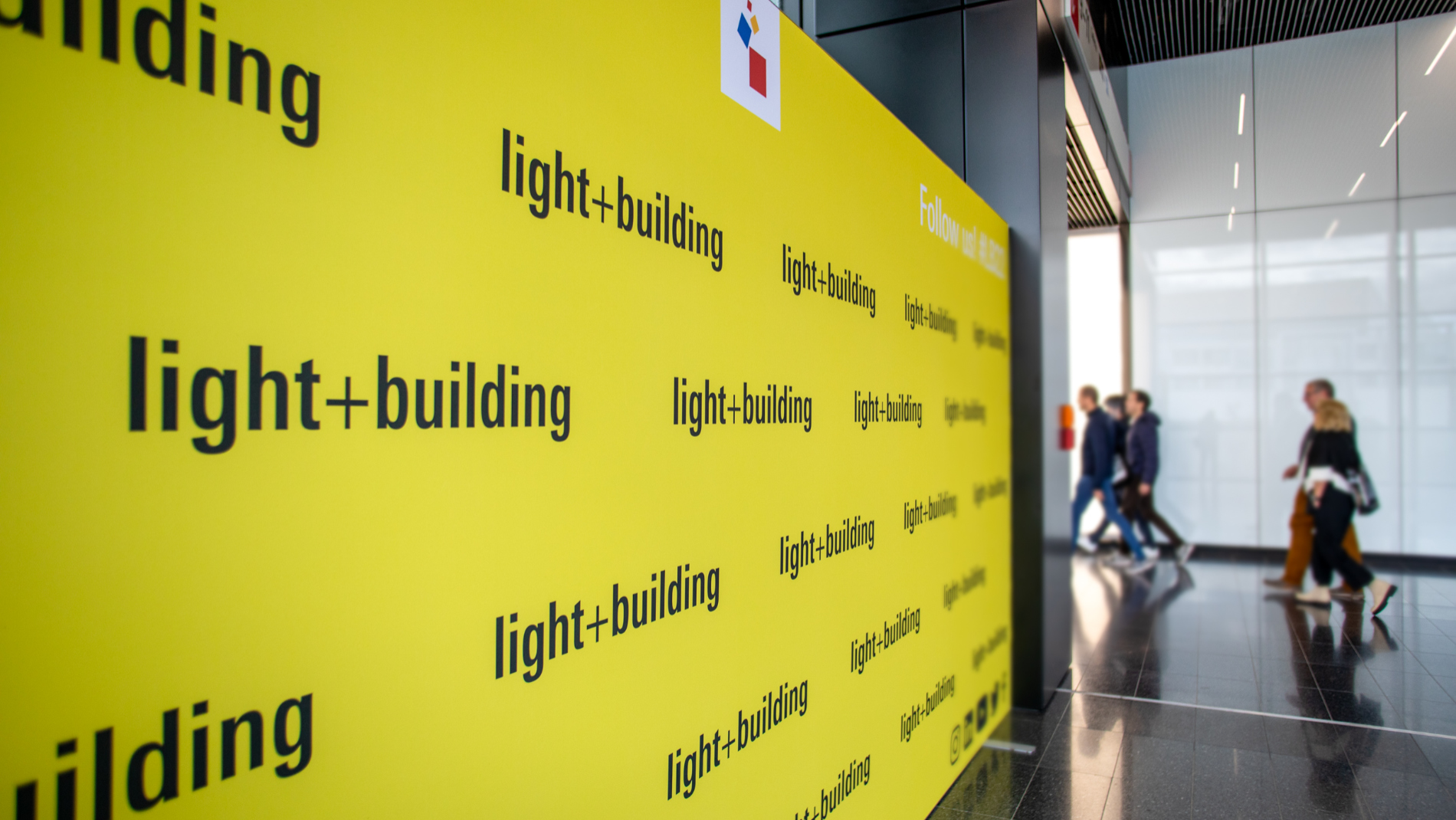 Light + Building-Besucher
