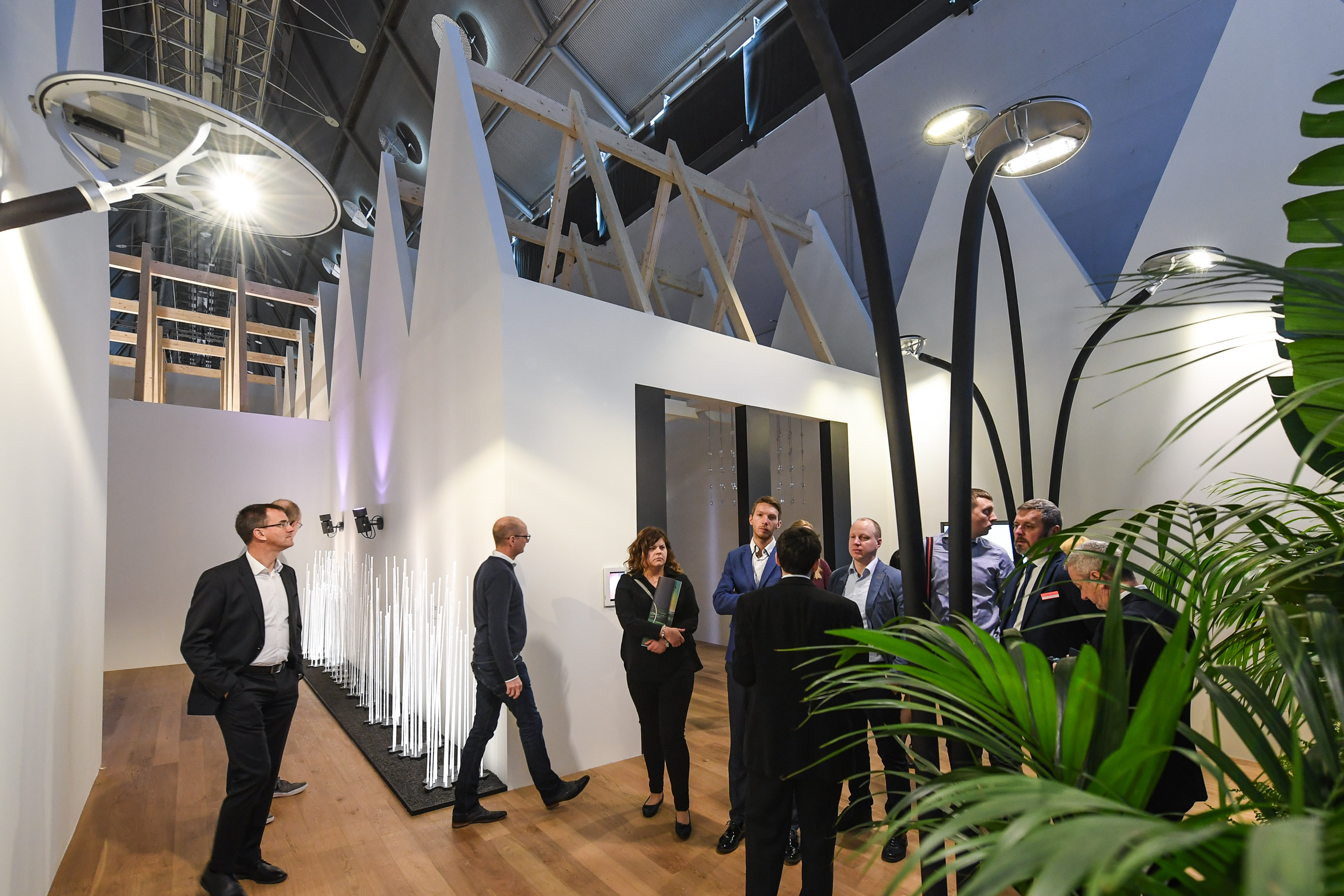 Guided tours at Light + Building: discover selected innovations and learn more about the top themes.