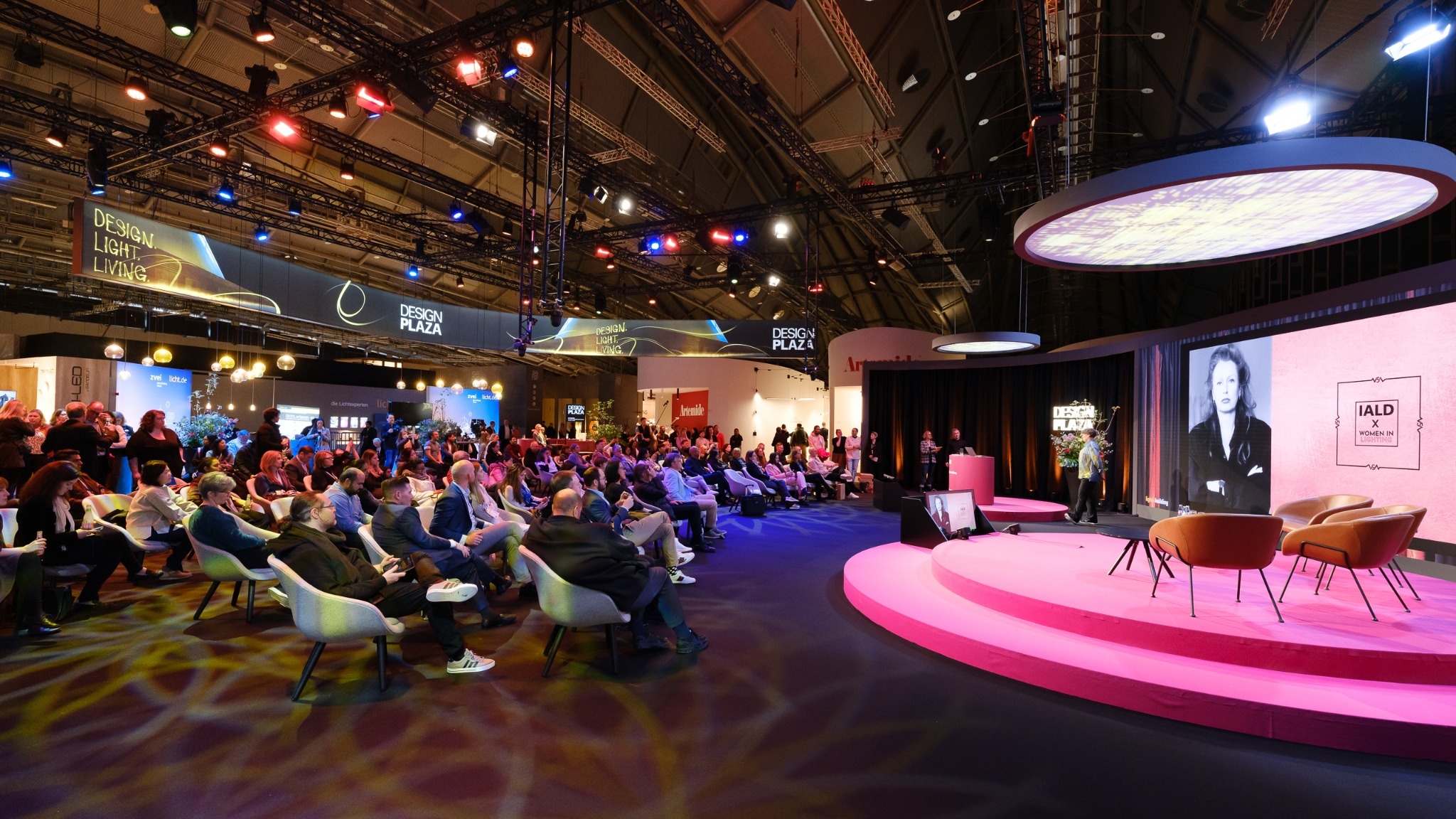 Audience of Light + Building