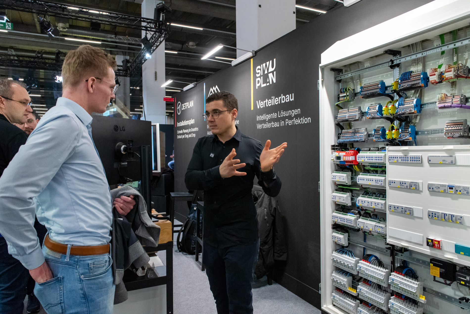 Aussteller und Besucher im Gespräch