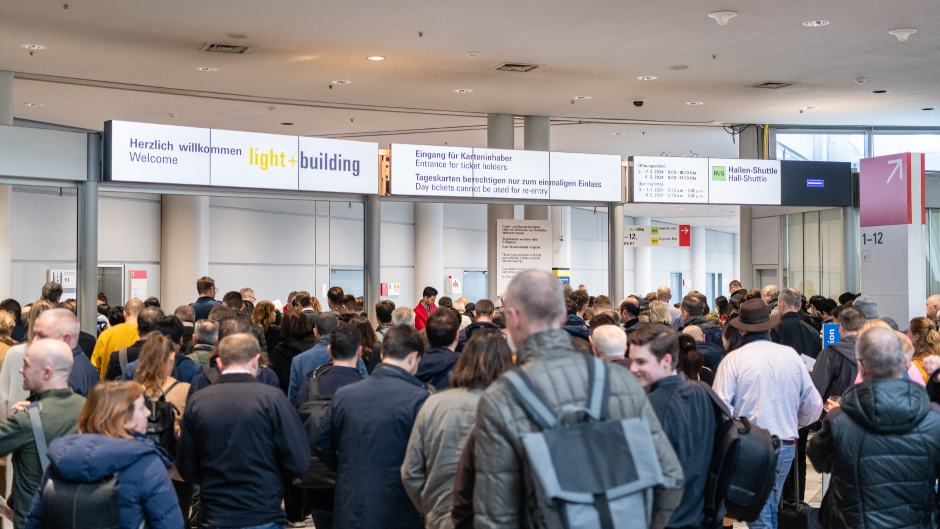 Einlass-Situation bei der Light + Building
