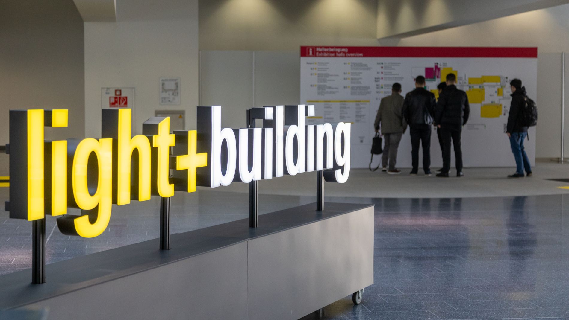 Letters light+building