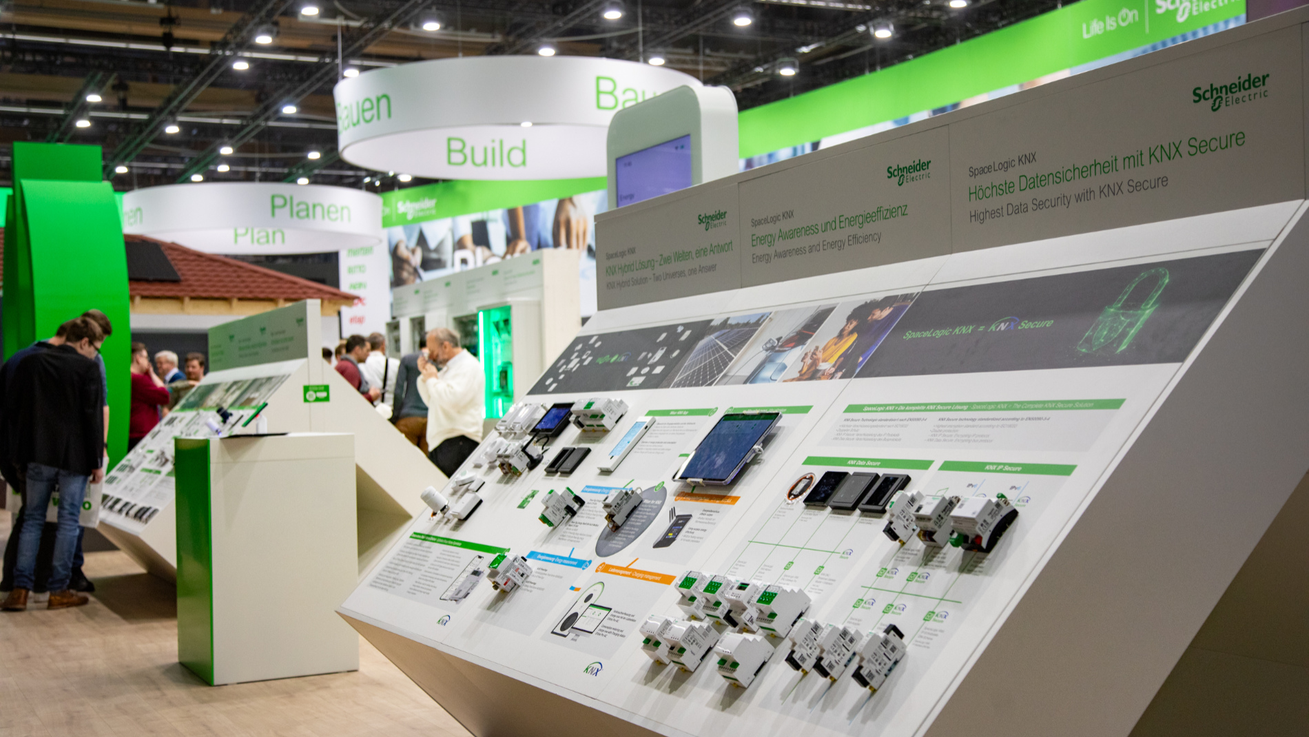 Smart Building Lösungen sind die Basis für die digitale Transformation der Gebäudetechnik.